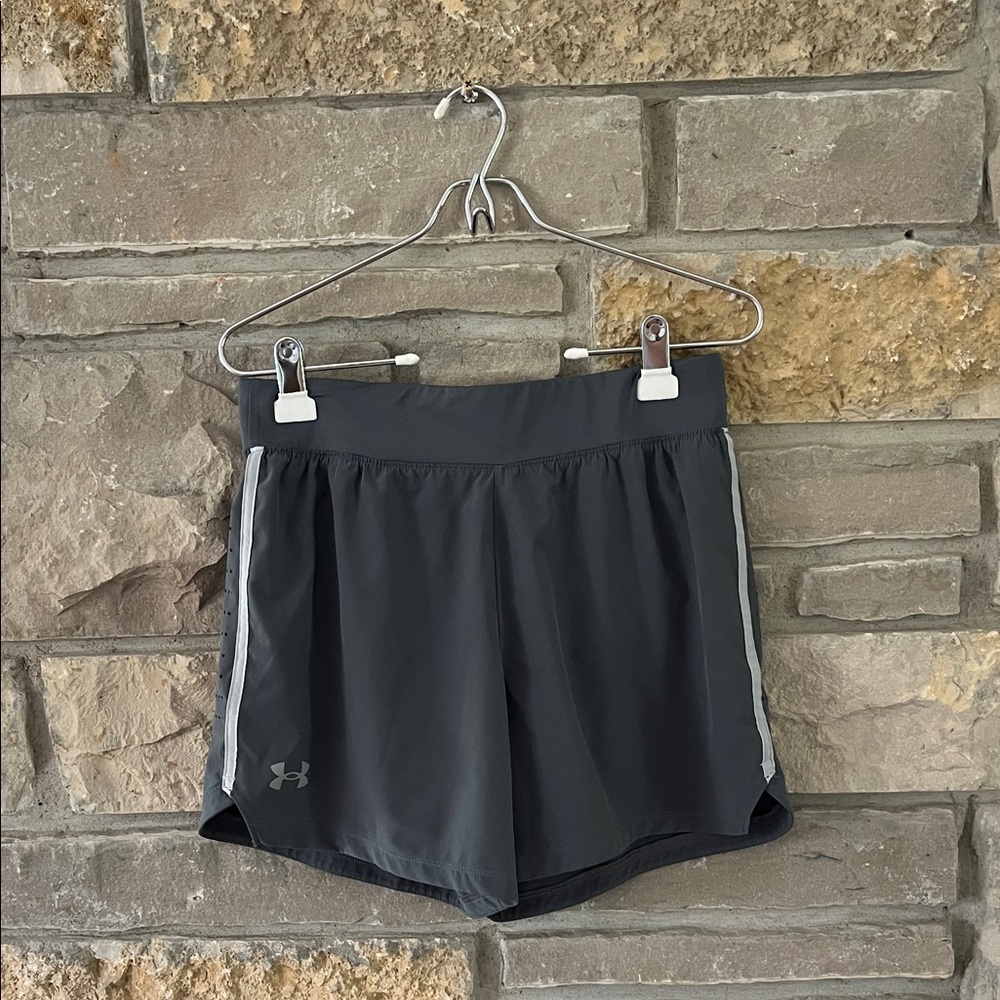 Under Armour Women's Fitted Gray Athletic Shorts Size Medium